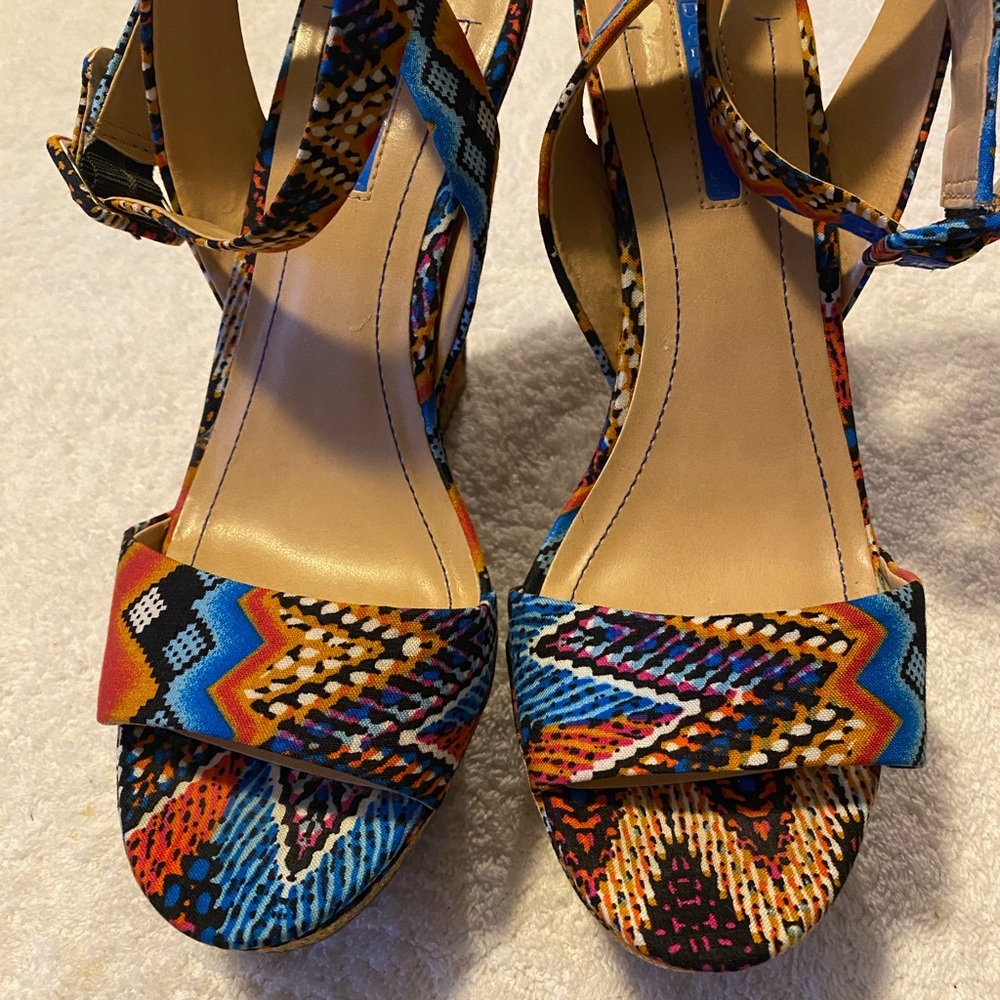 Almost Brand New Stylish Wedges By BCBG - Size 8.5 B - Wedge Height 5” - box 30 - Picture 1 of 10